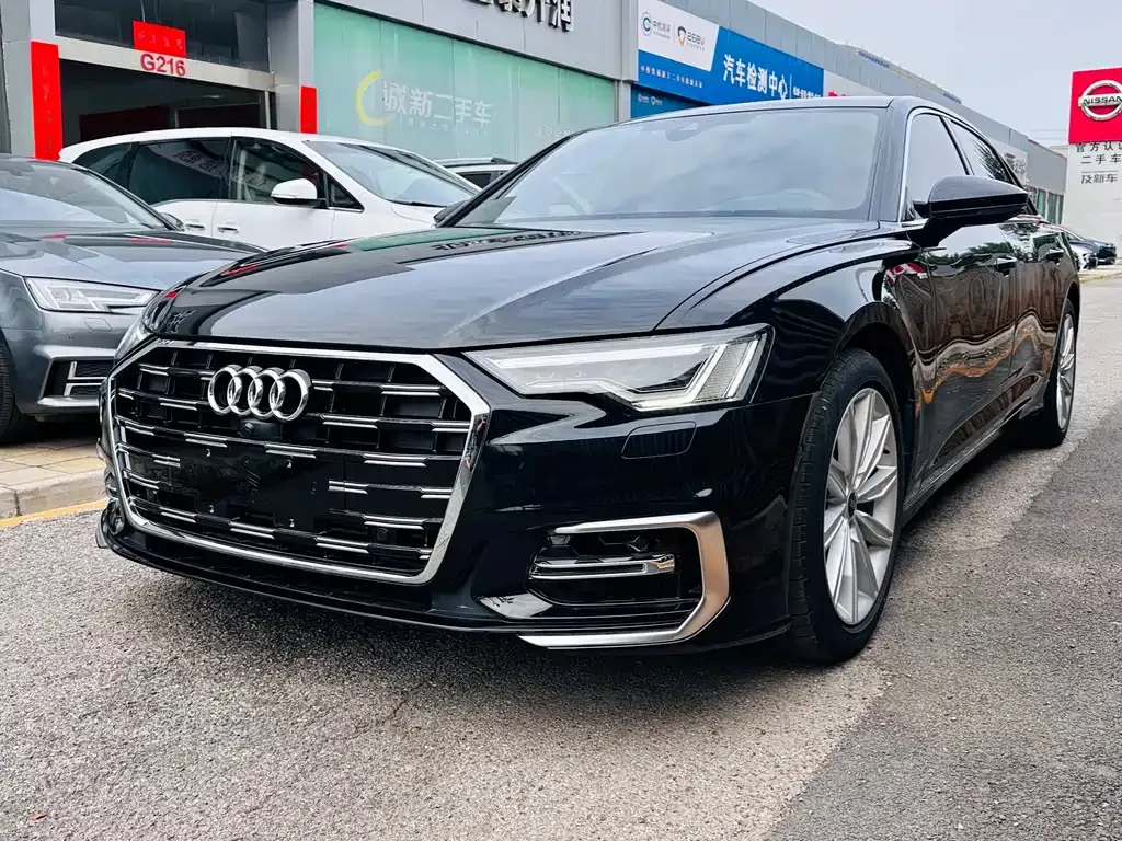 Audi A6L — фото 1