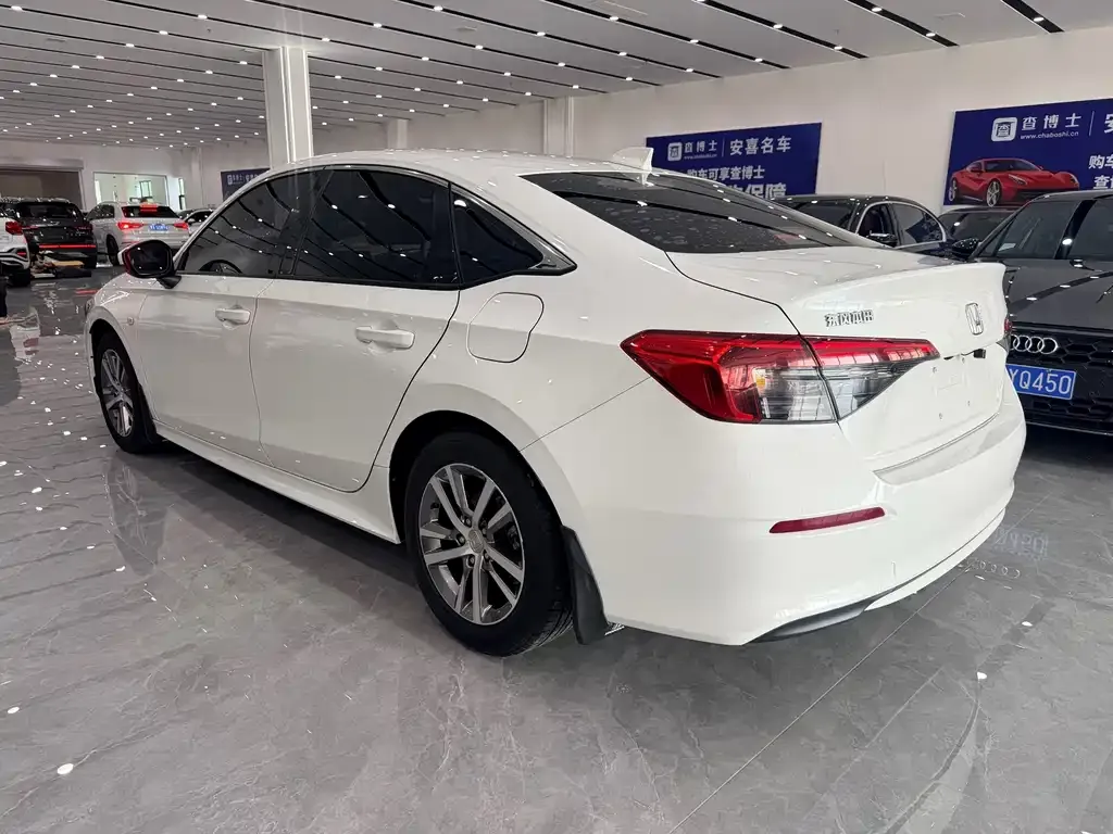 Honda Civic — фото 7