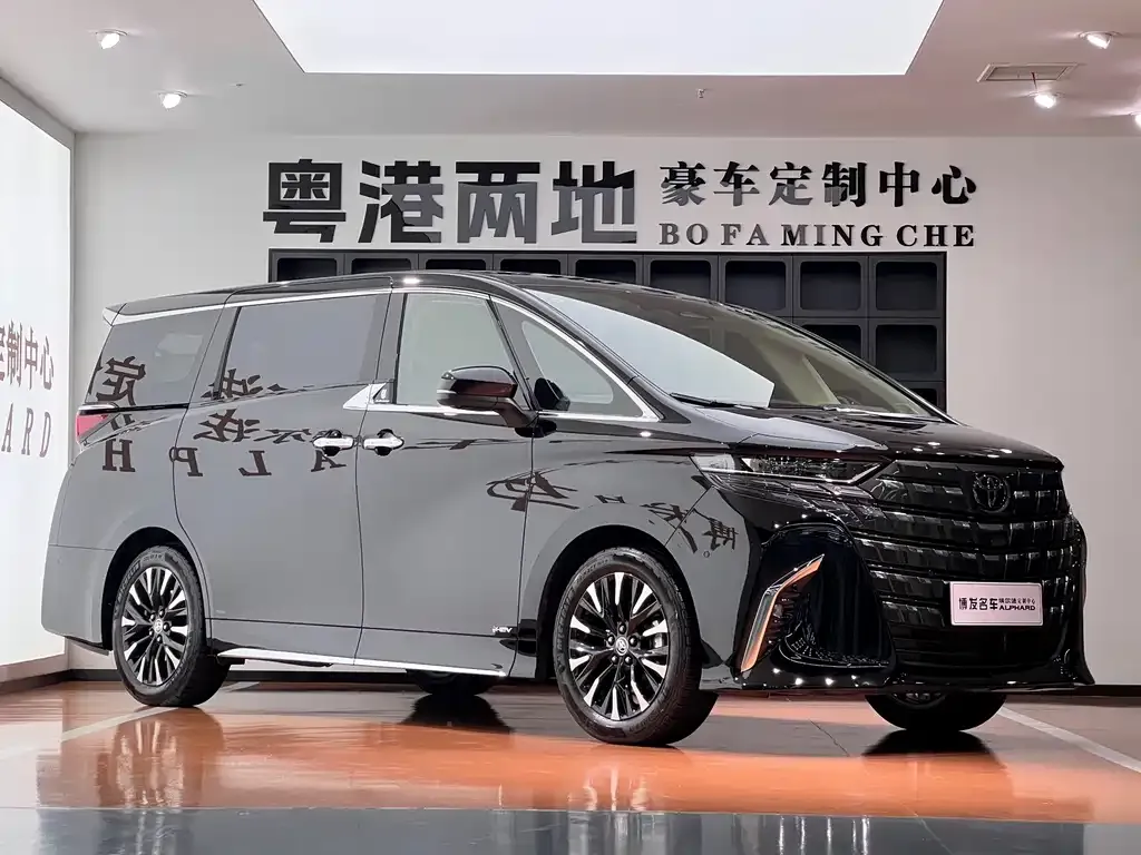 Toyota Alphard — фото 10