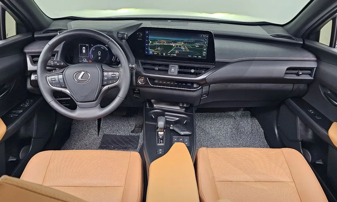 Lexus UX — фото 10