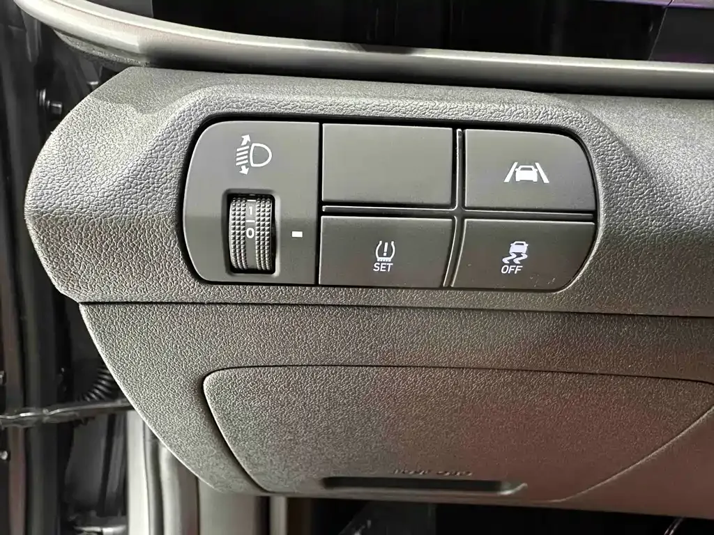 Hyundai Elantra — фото 10