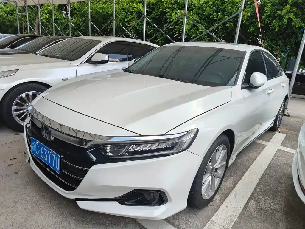 Honda Accord — фото 1