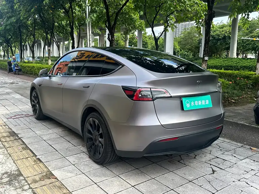 Tesla Model Y — фото 7