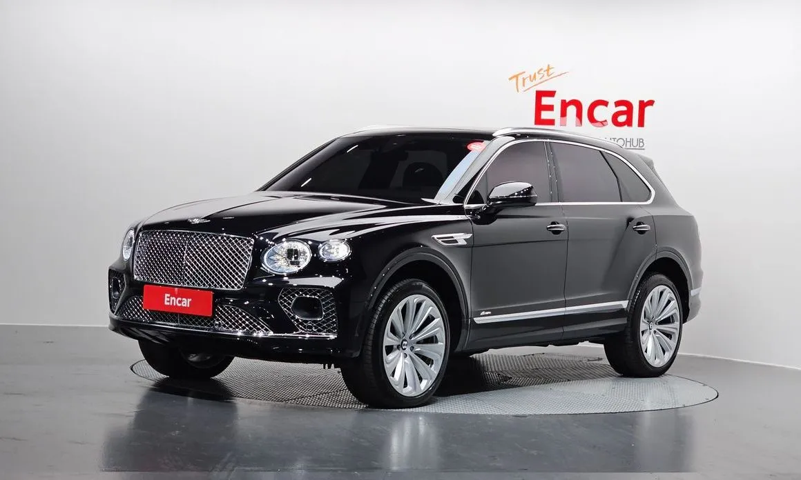 Bentley Bentayga — фото 1