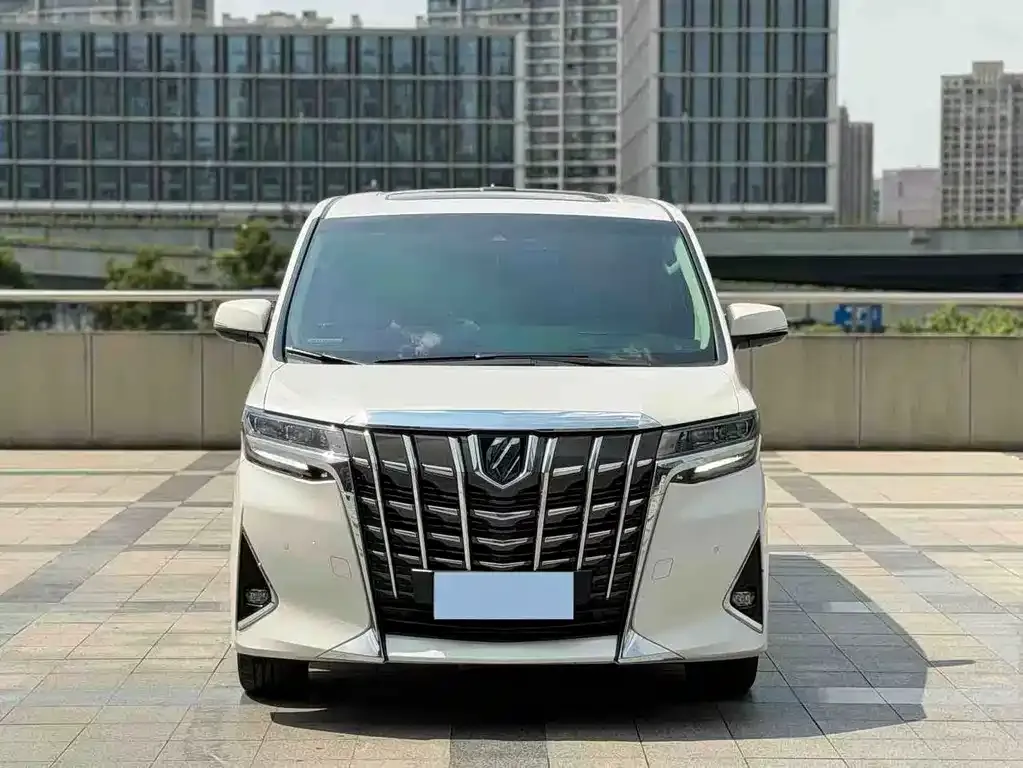 Toyota Alphard — фото 3