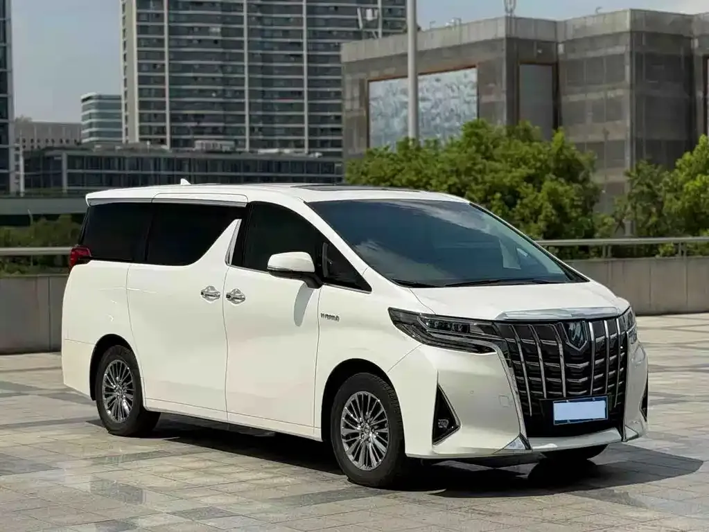 Toyota Alphard — фото 5
