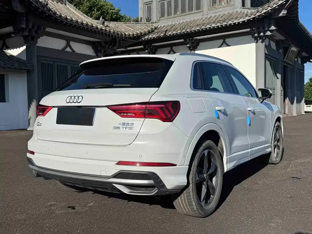Audi Q3 — фото 10