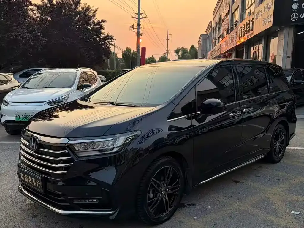 Honda Odyssey — фото 1