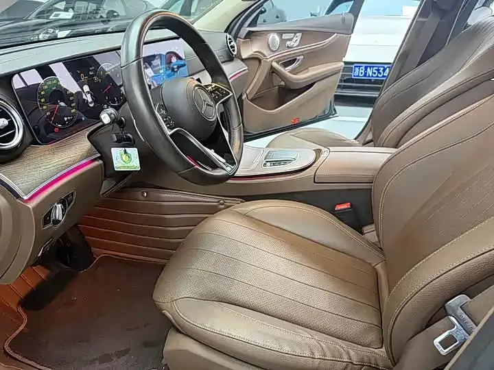Mercedes-Benz E-Class — фото 8