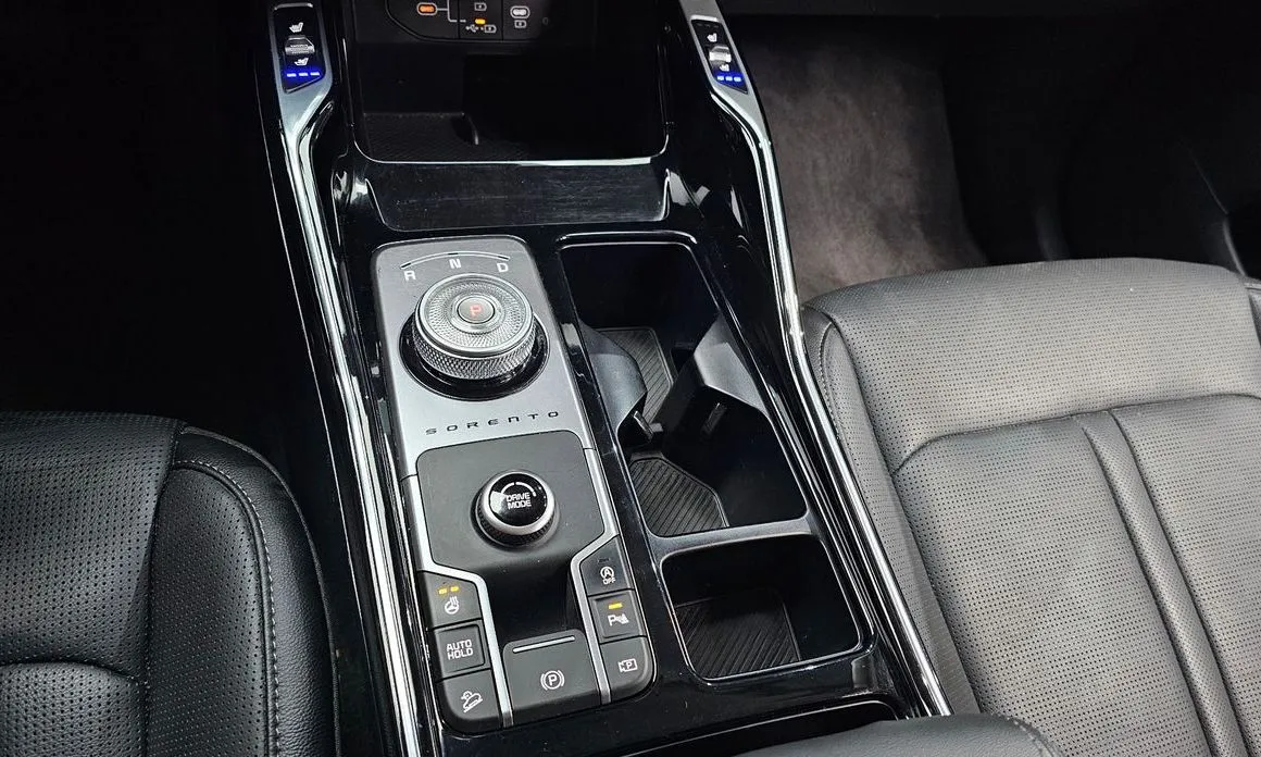 Kia Sorento — фото 10