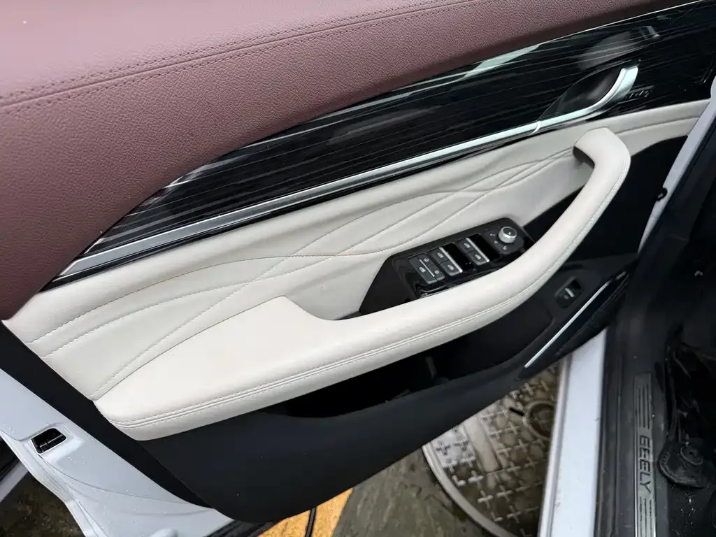Geely Xingyue L — фото 10