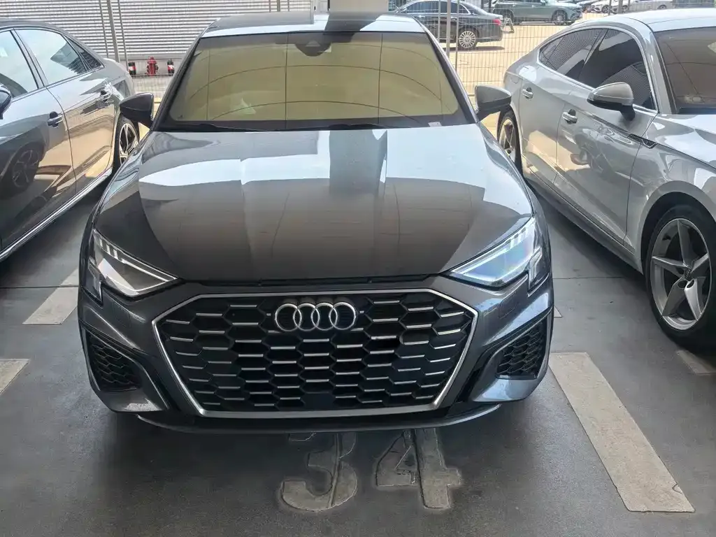 Audi A3 — фото 1