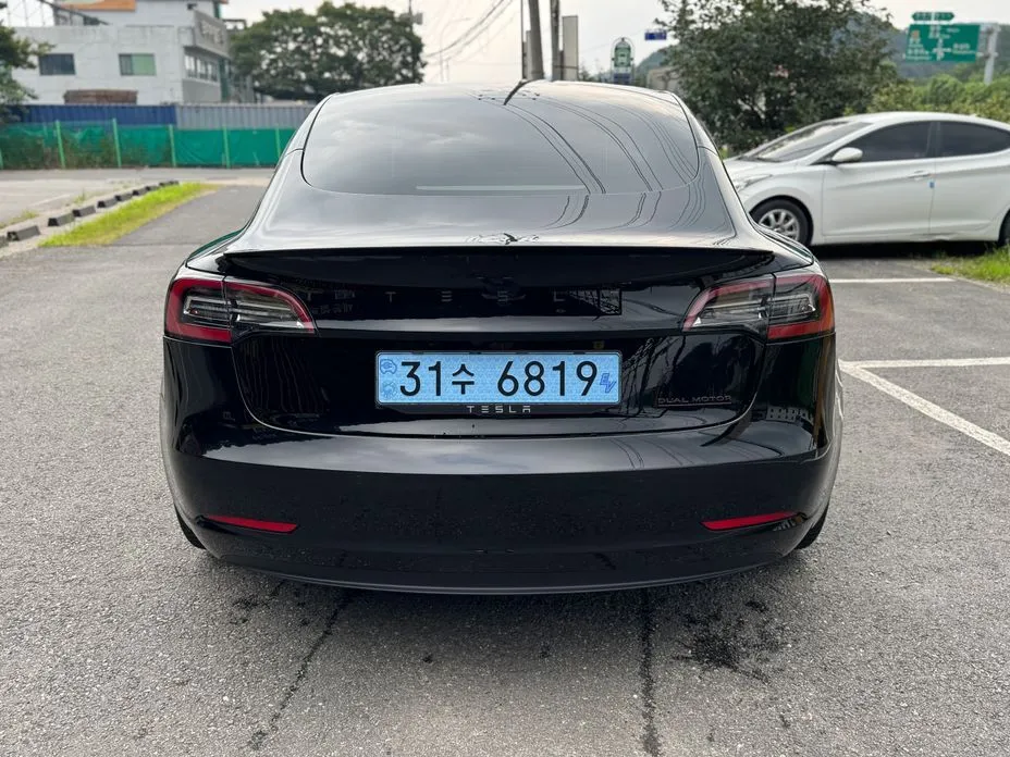 Tesla Model 3 — фото 5