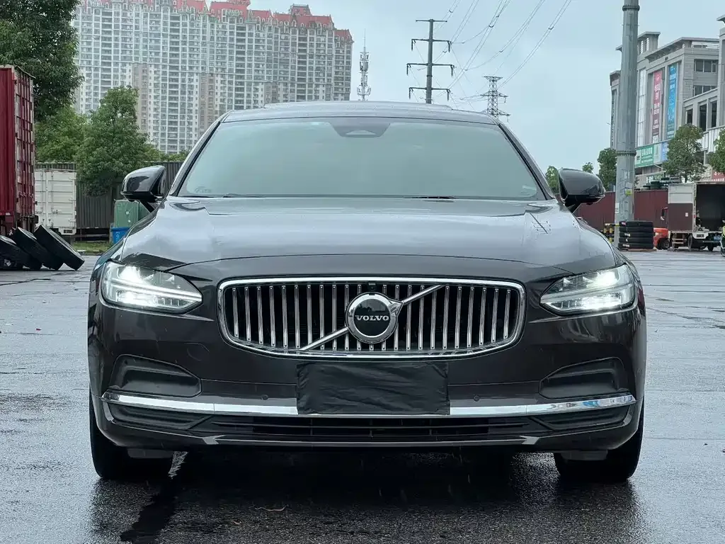 Volvo S90 — фото 1