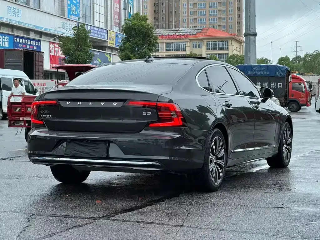 Volvo S90 — фото 9