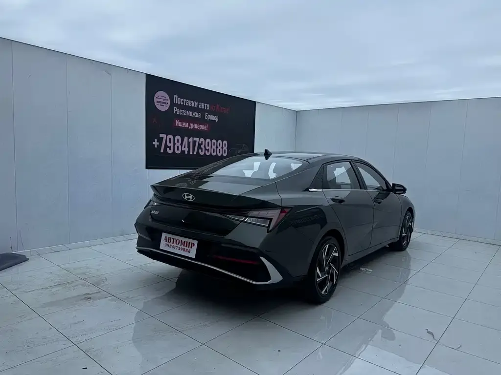 Hyundai Elantra — фото 6