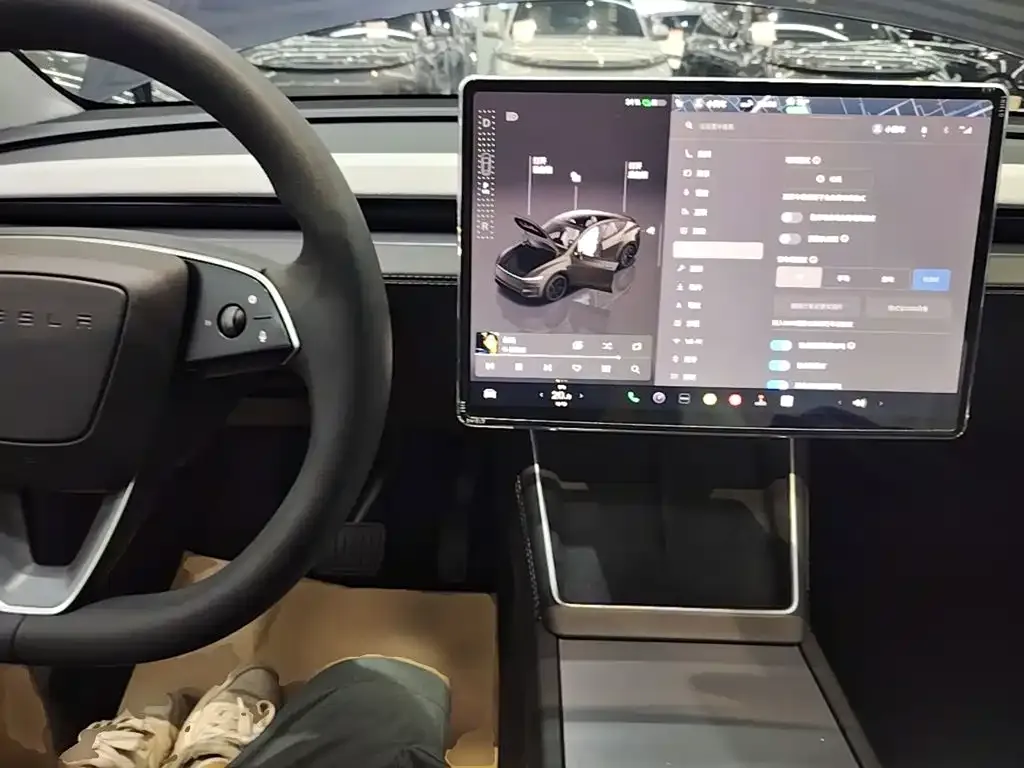 Tesla Model Y — фото 2