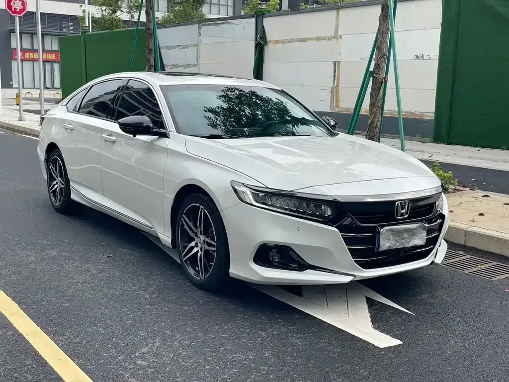 Honda Accord — фото 7