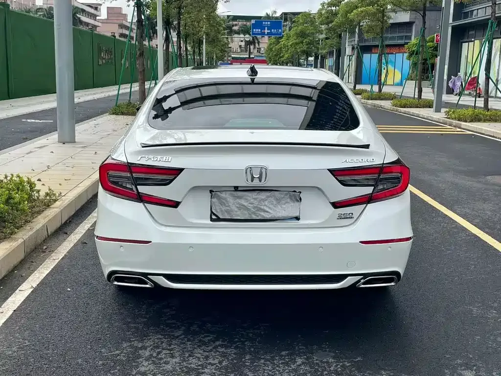 Honda Accord — фото 6
