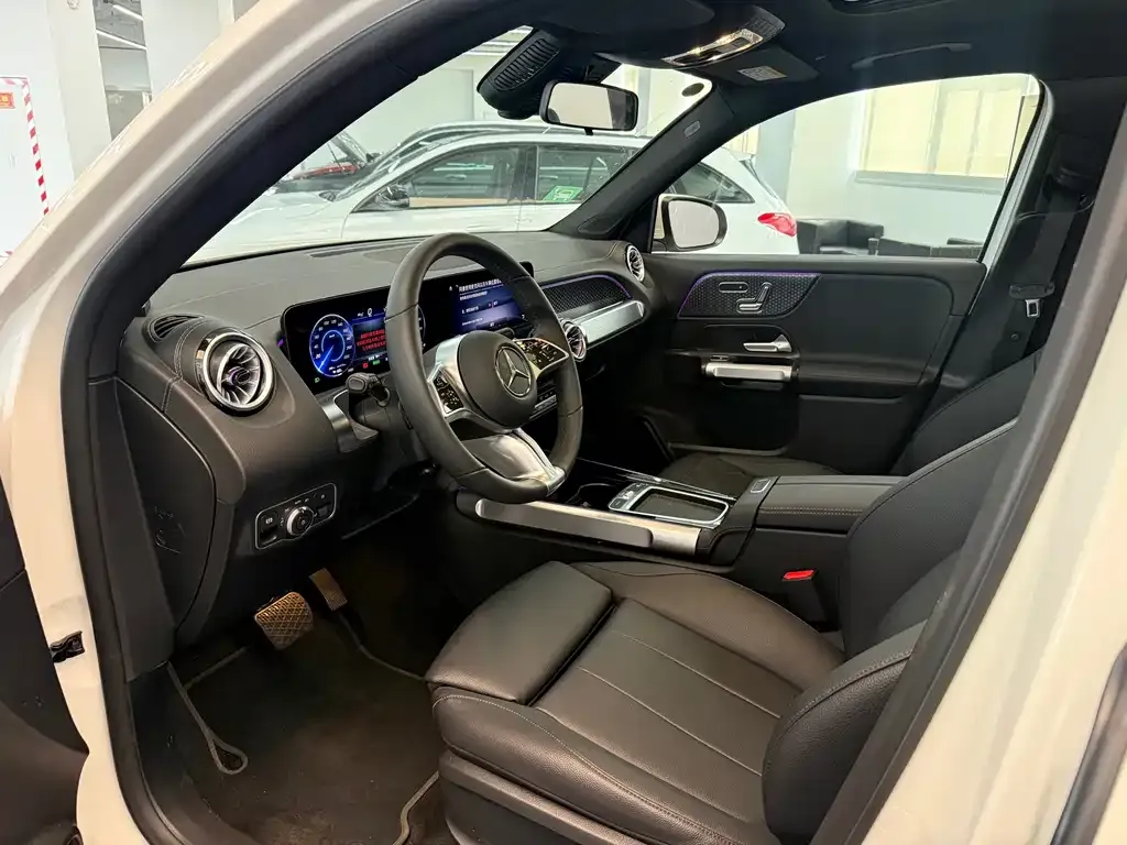 Mercedes-Benz EQB — фото 10