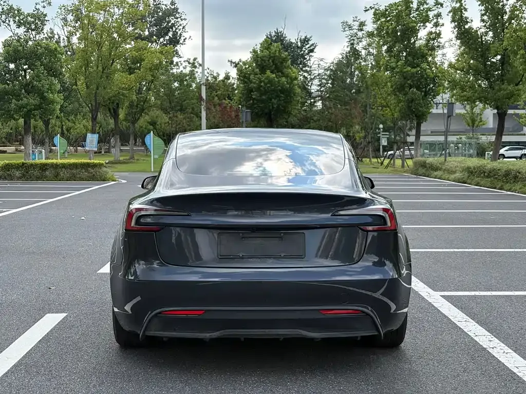 Tesla Model 3 — фото 5