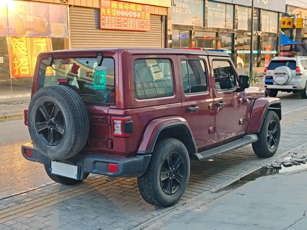 Jeep Wrangler — фото 8