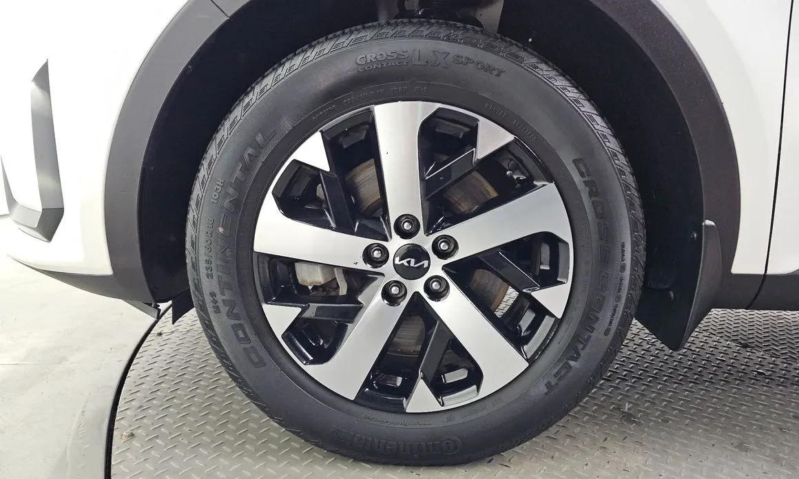 Kia Sorento — фото 6