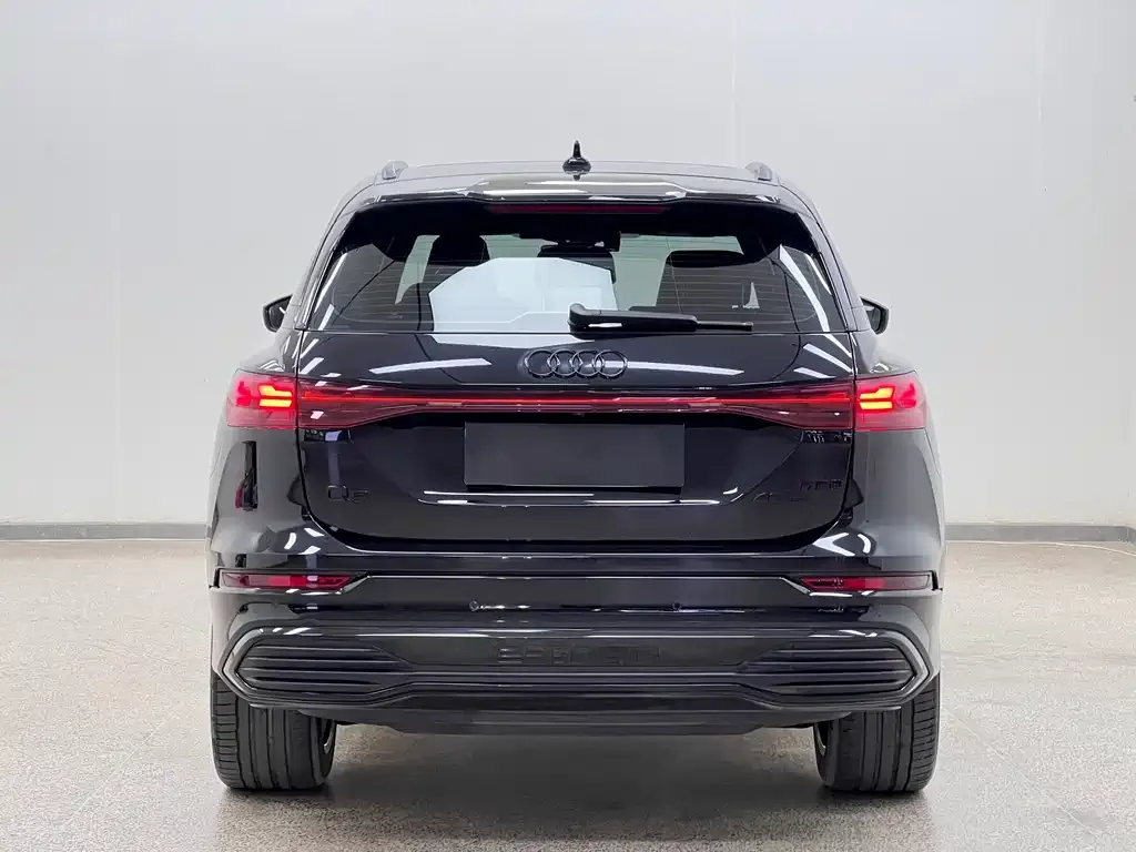 Audi Q5 e-tron — фото 4