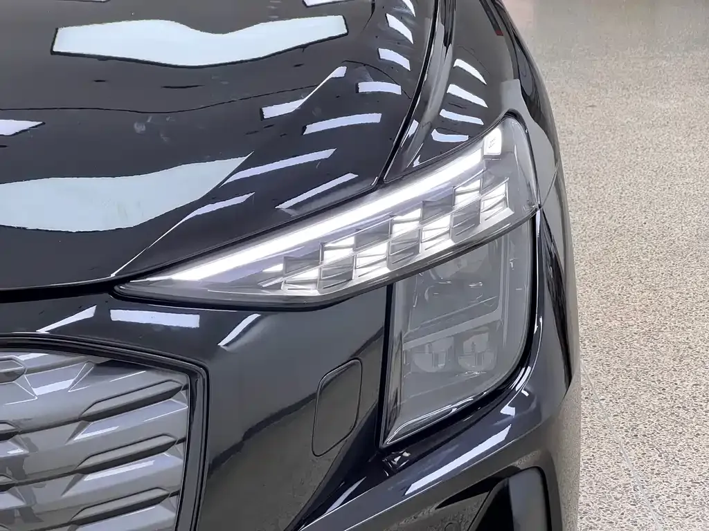 Audi Q5 e-tron — фото 9