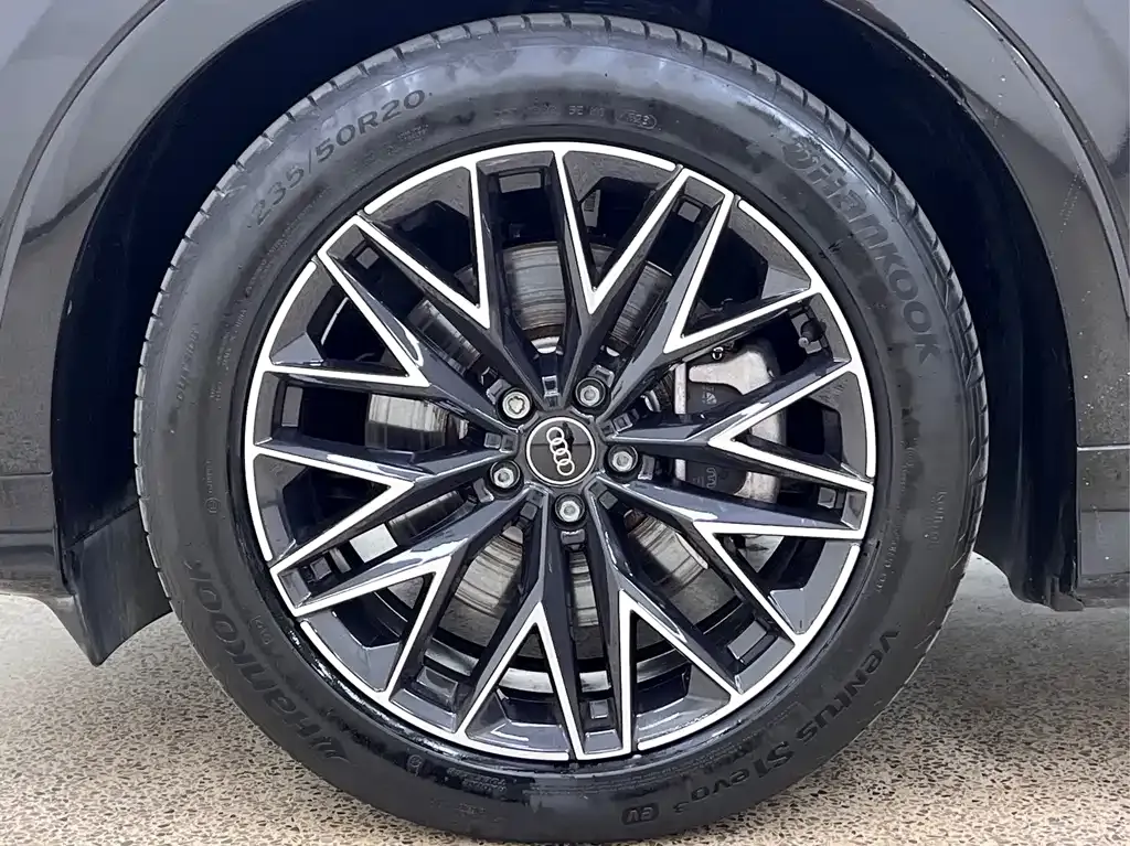 Audi Q5 e-tron — фото 10