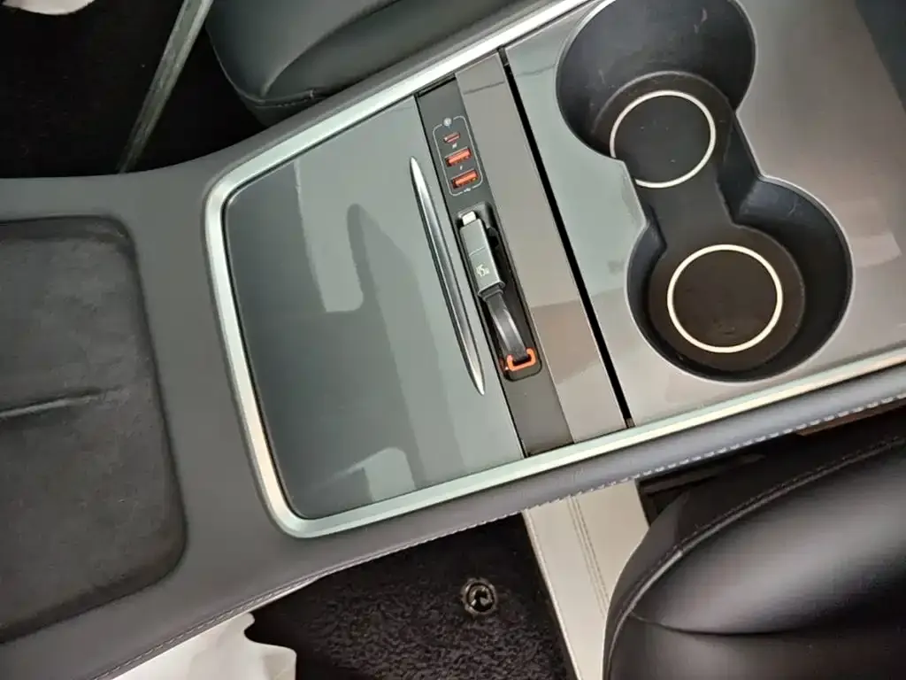 Tesla Model 3 — фото 2