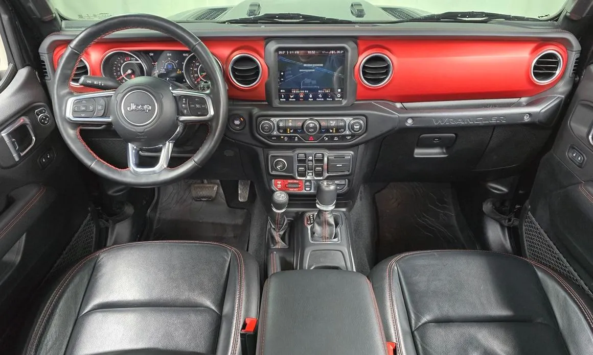 Jeep Wrangler — фото 10