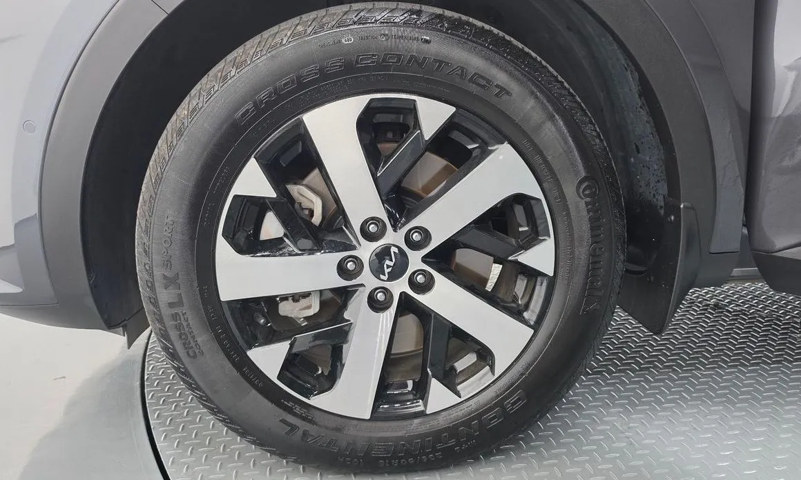 Kia Sorento — фото 9