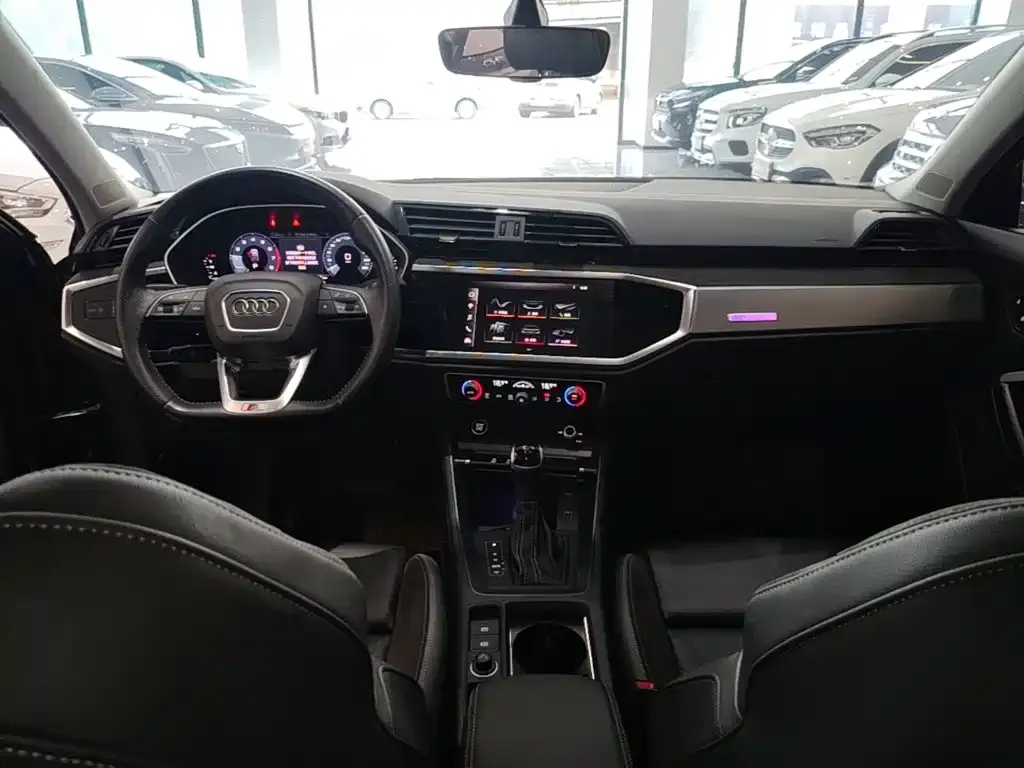 Audi Q3 Sportback — фото 9