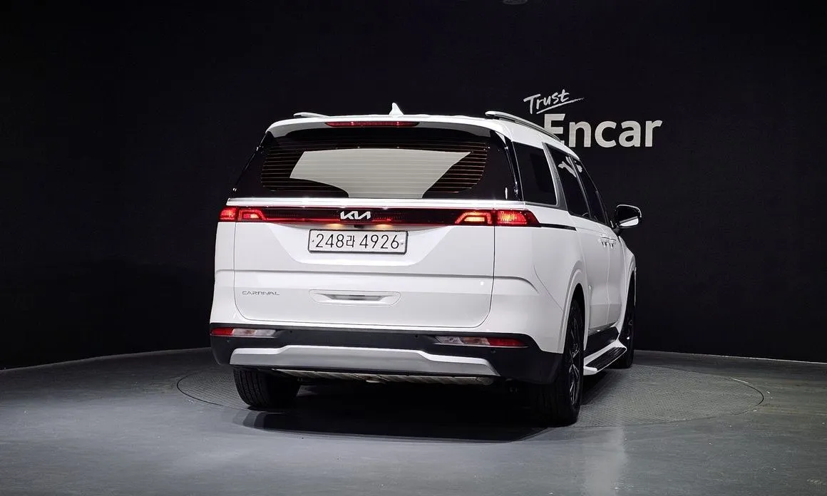 Kia Carnival — фото 10