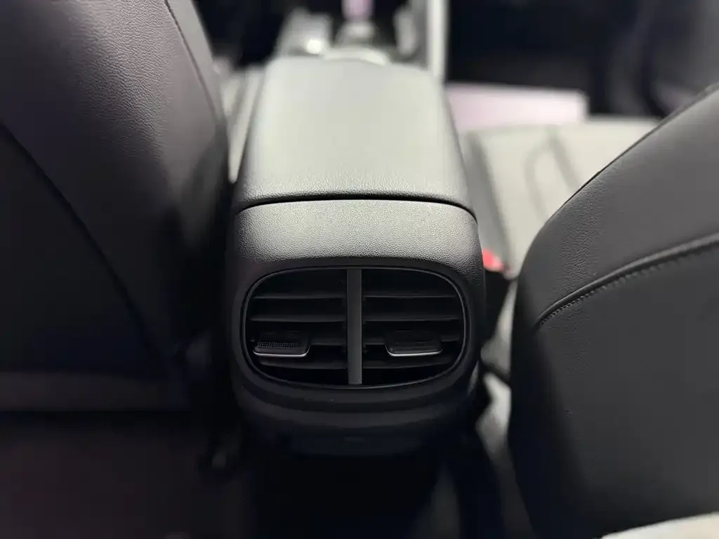 Hyundai Elantra — фото 2