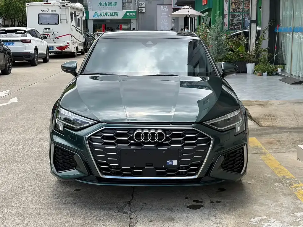 Audi A3 — фото 1