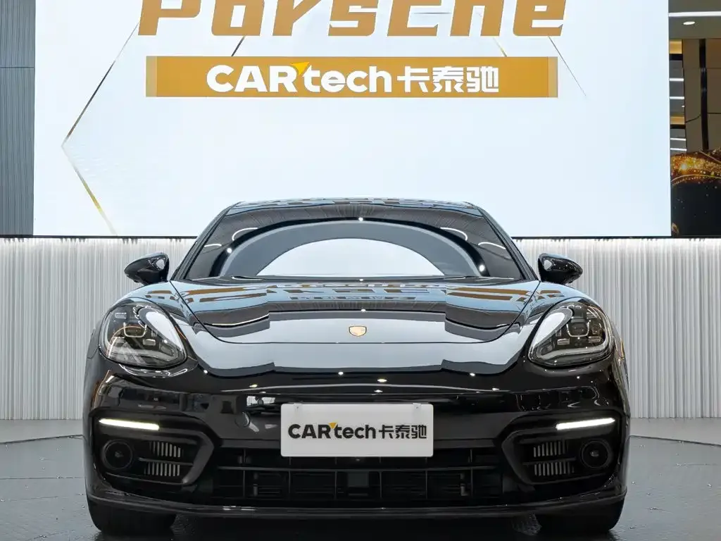 Porsche Panamera — фото 1