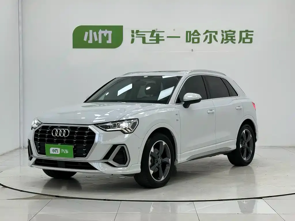 Audi Q3 — фото 1