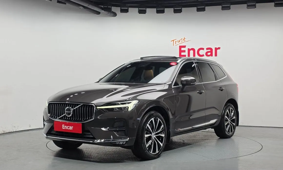 Volvo XC60 — фото 1