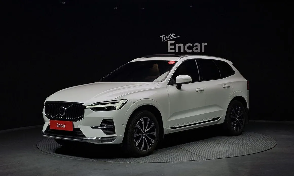 Volvo XC60 — фото 1