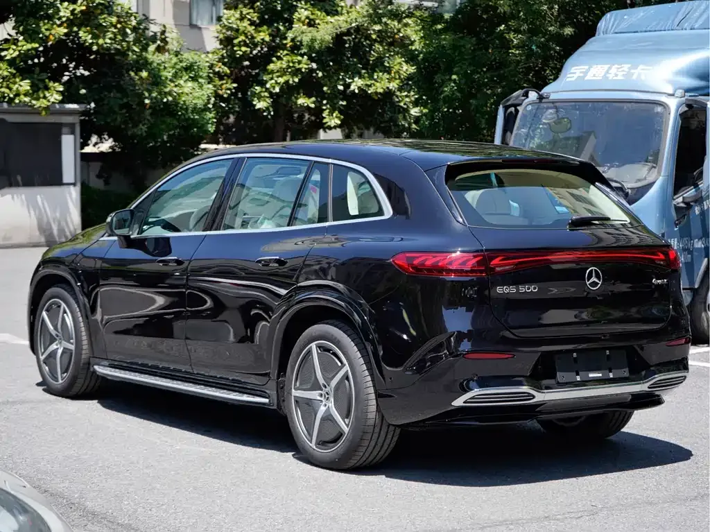 Mercedes-Benz EQS SUV — фото 10