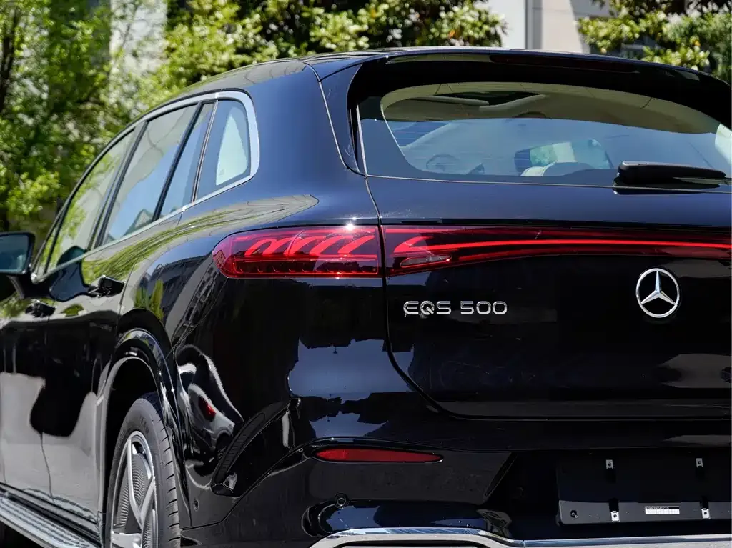 Mercedes-Benz EQS SUV — фото 3