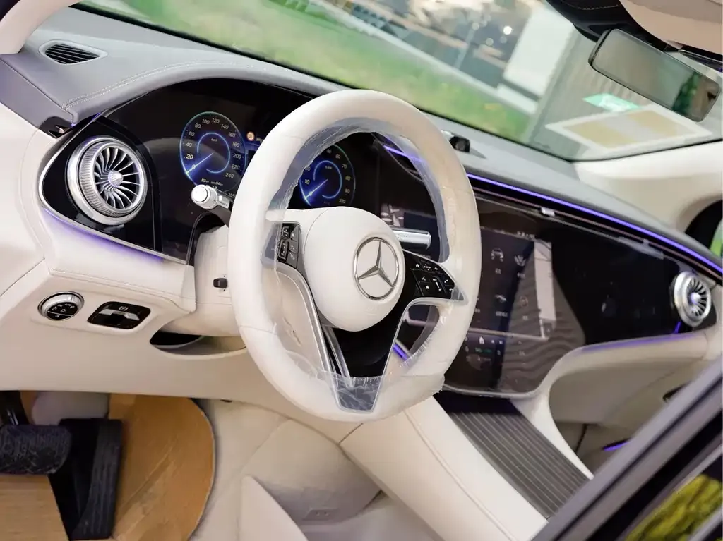Mercedes-Benz EQS SUV — фото 4