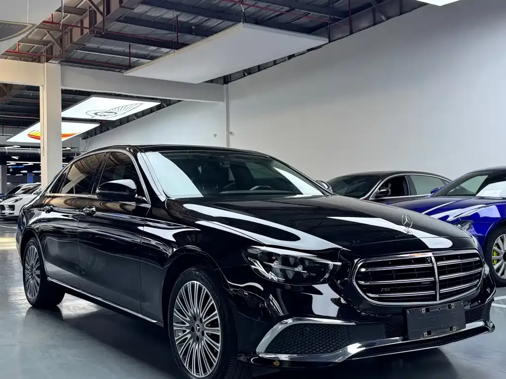 Mercedes-Benz E-Class — фото 10