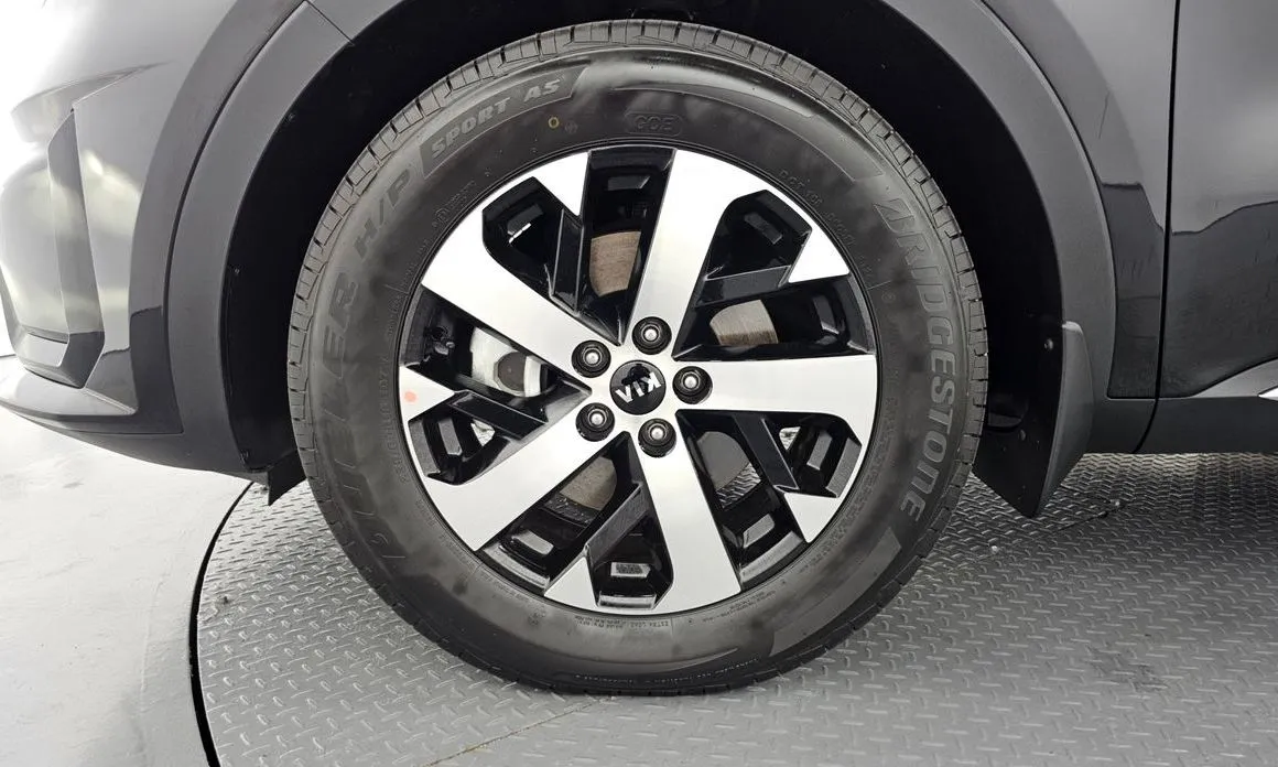 Kia Sorento — фото 7