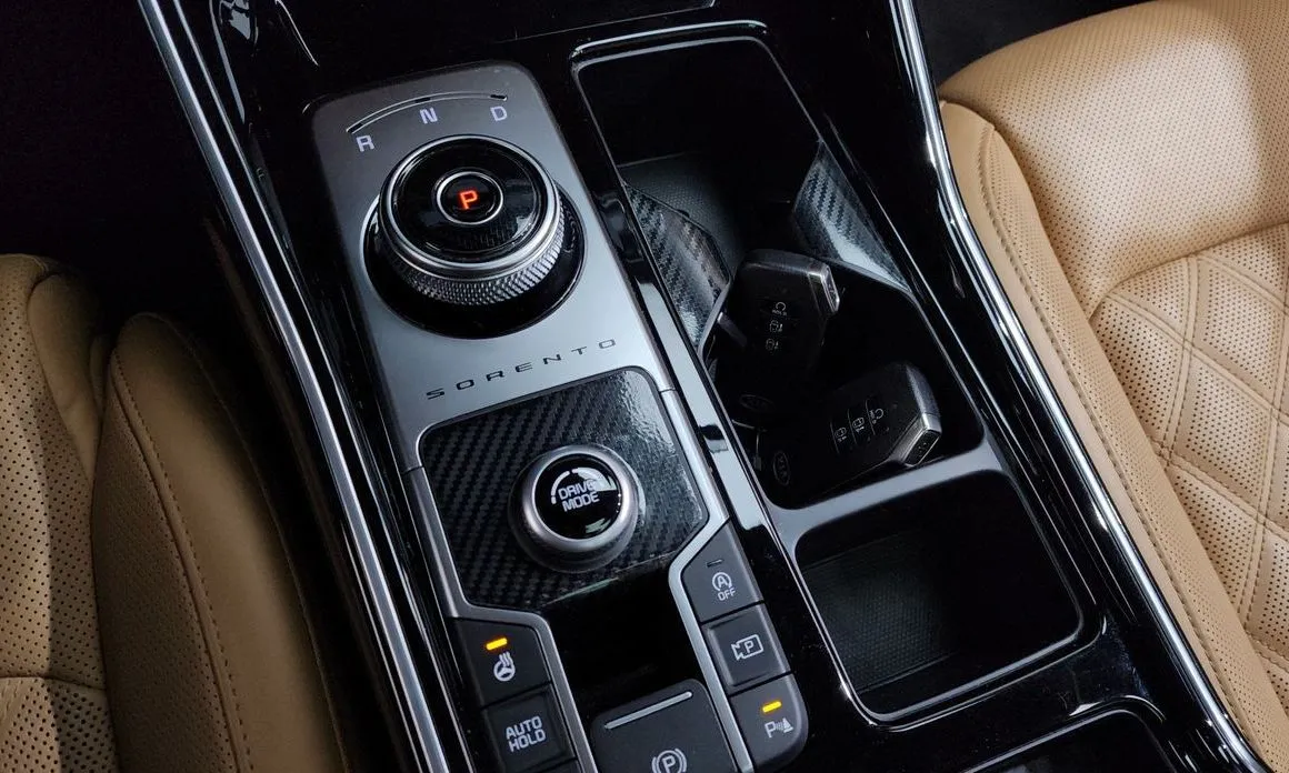 Kia Sorento — фото 7