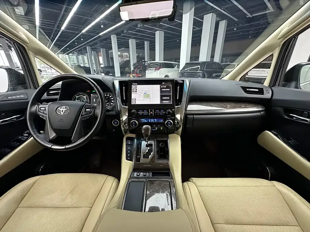 Toyota Vellfire — фото 6