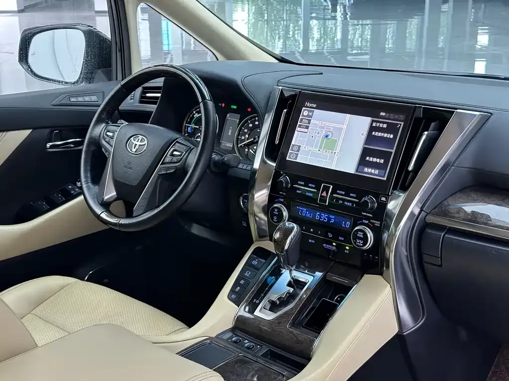 Toyota Vellfire — фото 2
