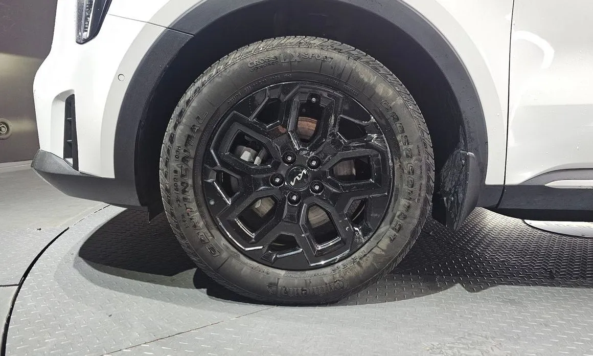 Kia Sorento — фото 7